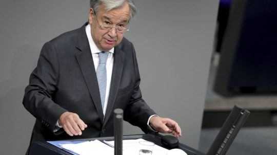 Na archívnej snímke z 18. decembra 2020 generálny tajomník OSN António Guterres