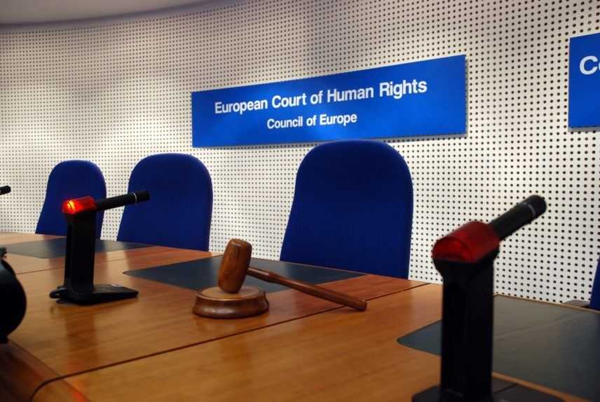 Poľsko musí odvolaným predsedom súdov zaplatiť odškodné 20 000 eur, rozhodol Európsky súd