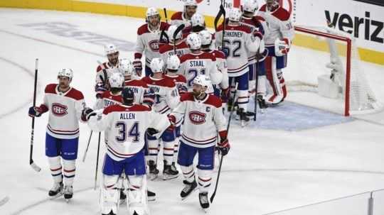 Hráči Montreal Canadiens sa tešia z víťazstva nad Vegas.