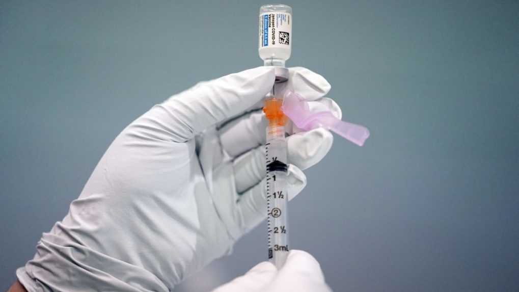 USA varujú pred veľmi zriedkavým ochorením po očkovaní vakcínou od J&J