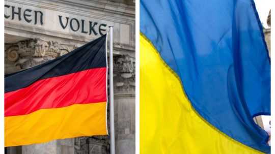 Nemecká a ukrajinská vlajka.
