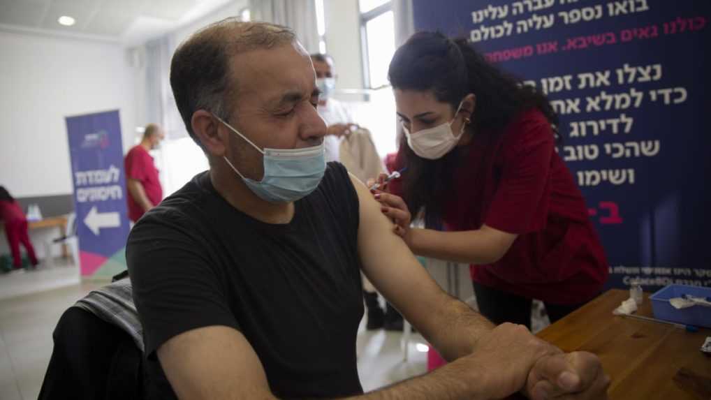 Izrael chce rozlišovať turistov podľa druhu očkovacej látky