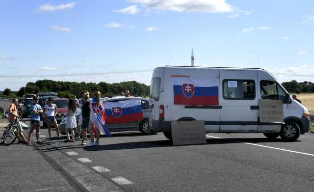Hraničný priechod Skalica- Sudoměřice zablokovali protestujúci