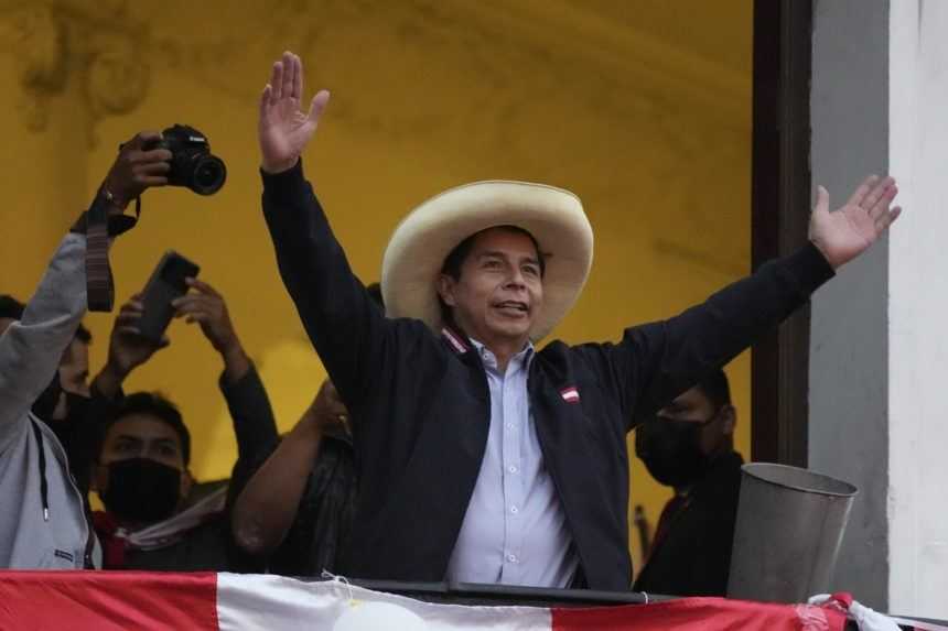Novým prezidentom Peru bude Castillo, Fujimoriová po mesiaci uznala svoju prehru