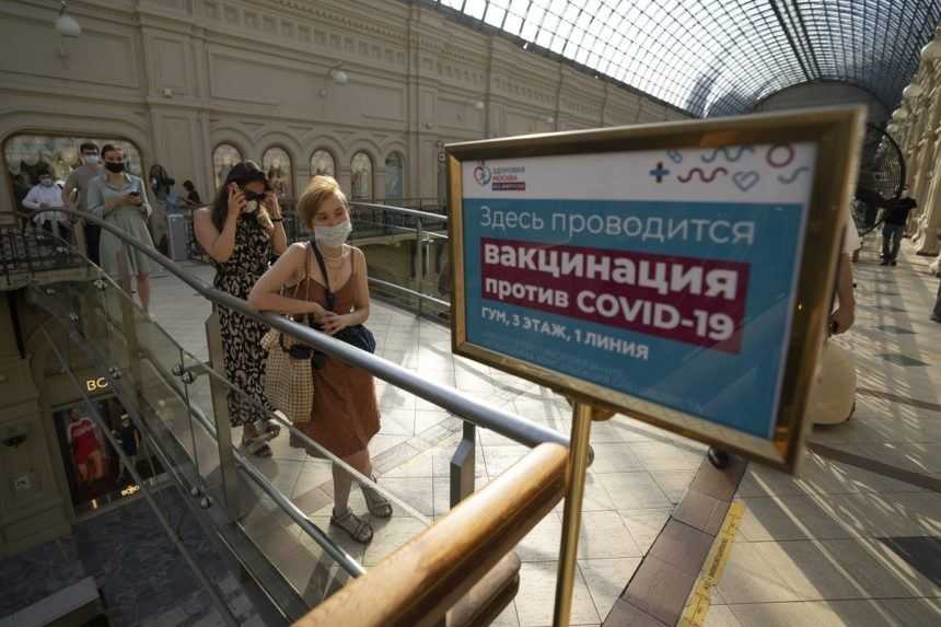 Rusko opäť hlási najvyšší denný počet úmrtí na covid, Moskva začala s revakcináciou