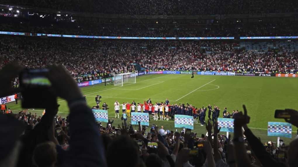 Finále futbalových ME nebude pred vypredaným Wembley. Vláda nepovolila výnimku