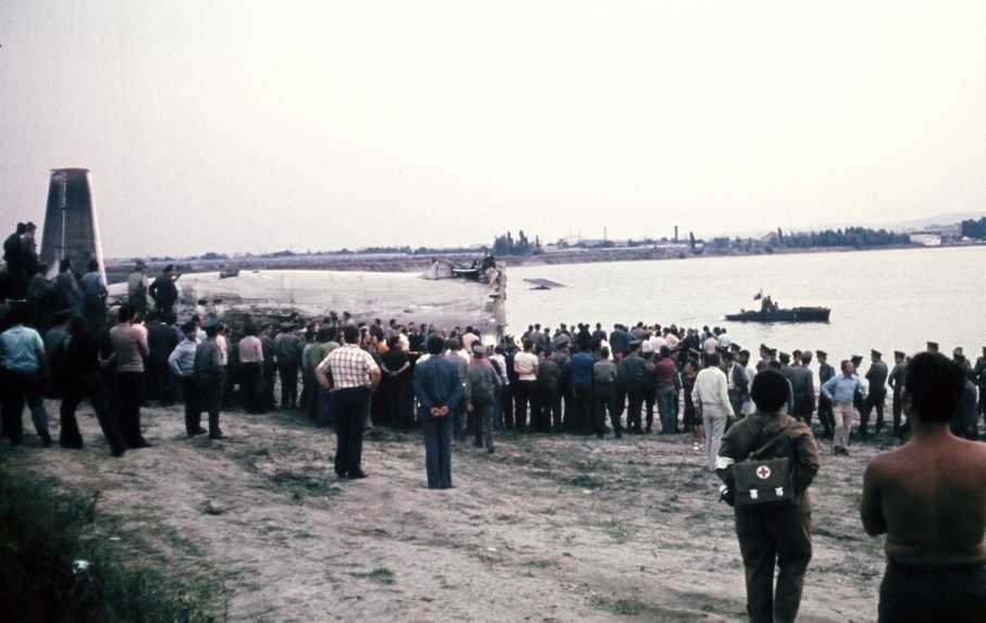 Vylovili trosku z lietadla Iľjušin, ktoré v roku 1976 havarovalo na Zlatých pieskoch