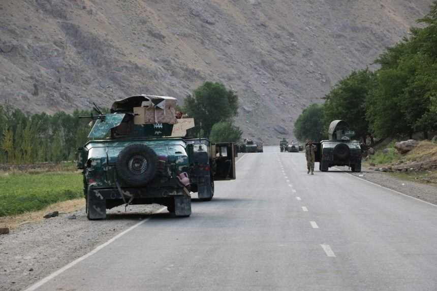 Do Afganistanu sa presúvajú bojovníci IS, oznámil ruský minister obrany