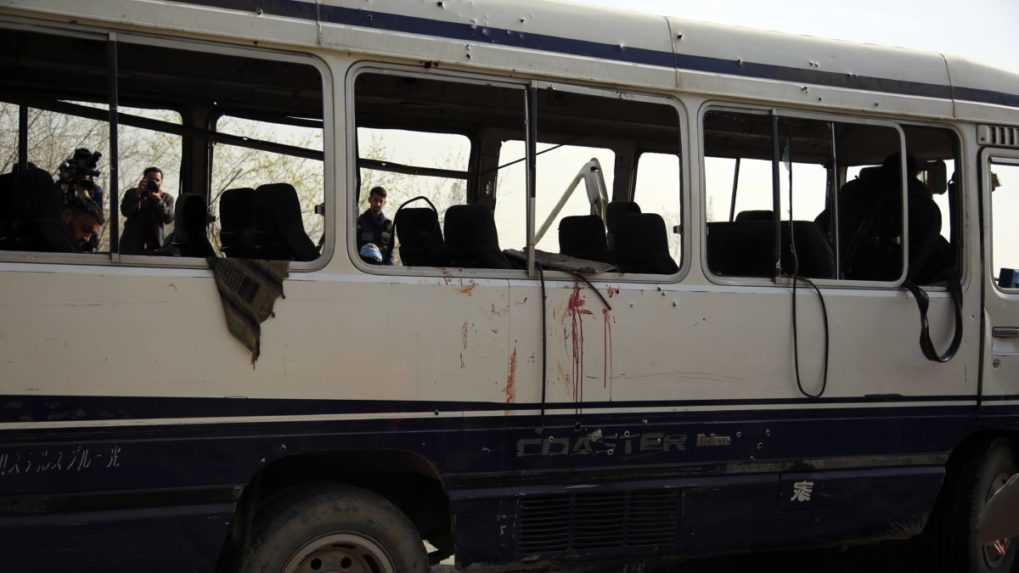 Pakistan: Autobus zasiahla explózia, vyžiadala si najmenej 10 životov