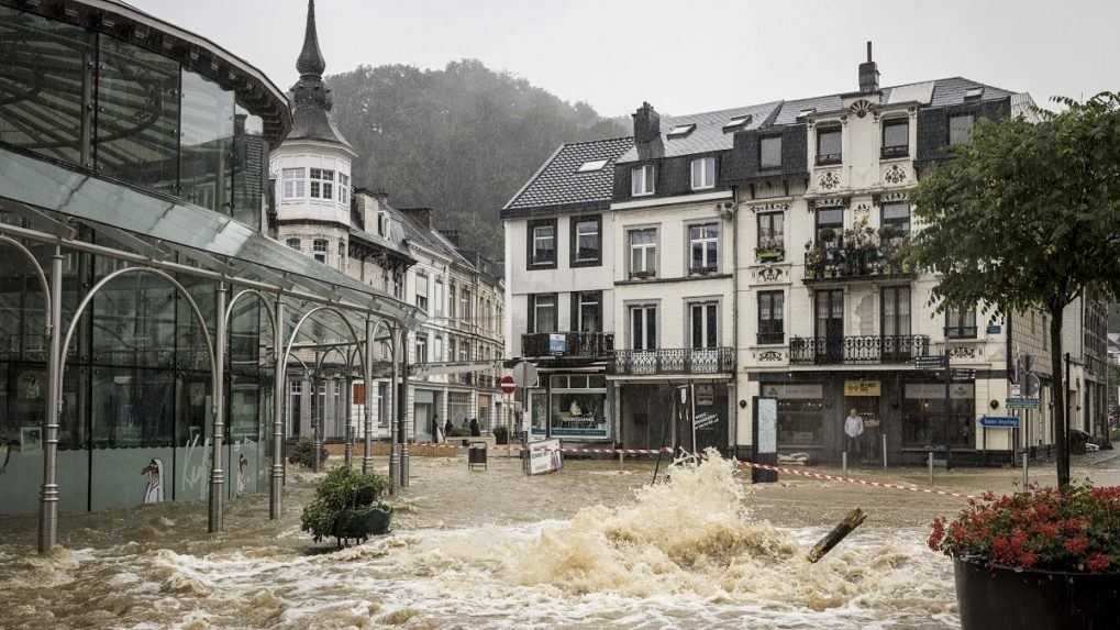 Záplavy po búrkach trápia aj Belgicko, vyžiadali si aspoň šesť obetí