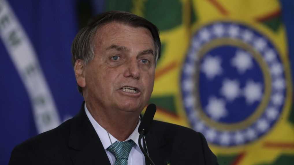 Brazílsky prezident chce obmedziť covidové pasy