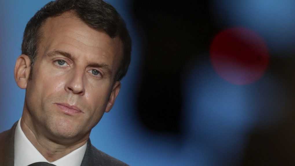 Dialóg s Talibanom neznamená jeho uznanie, vyhlásil Macron