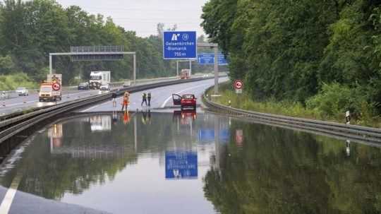 Zatopená diaľnica v Nemecku.