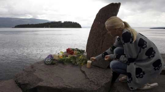 Desiate výročie od teroristických útokov v Nórsku