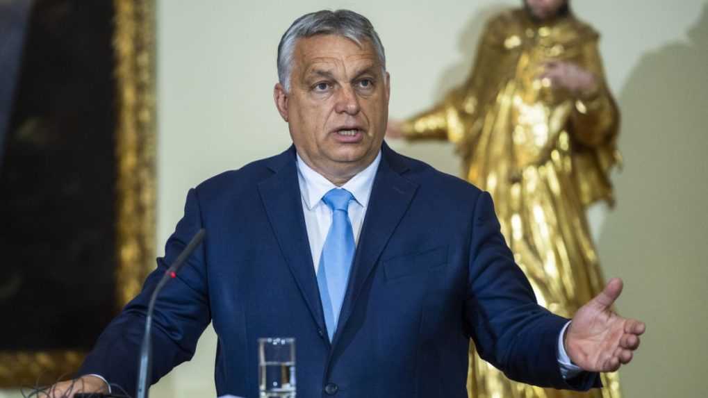 Orbán chce pre kontroverzný zákon o pedofílii usporiadať referendum