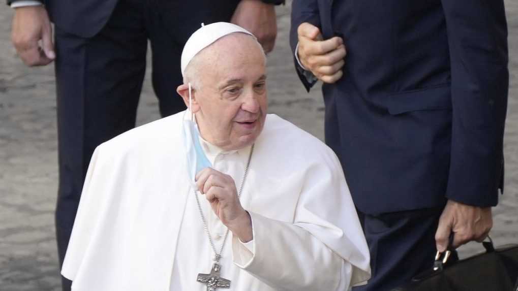 Pápež finančne podporí migrantov na poľsko-bieloruských hraniciach