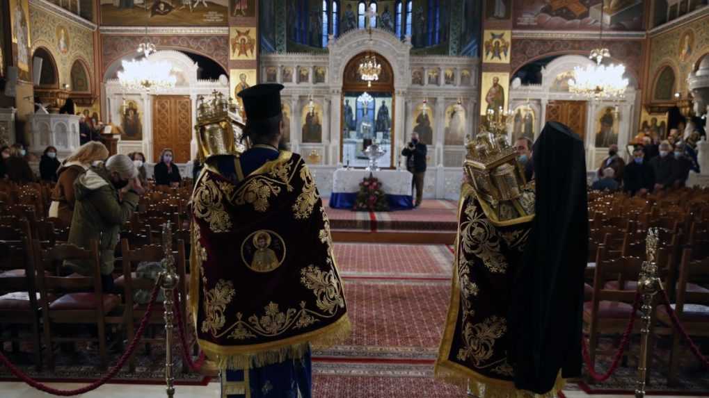 Grécka pravoslávna cirkev odmietla konšpirácie, veriacich vyzvala, aby sa dali zaočkovať