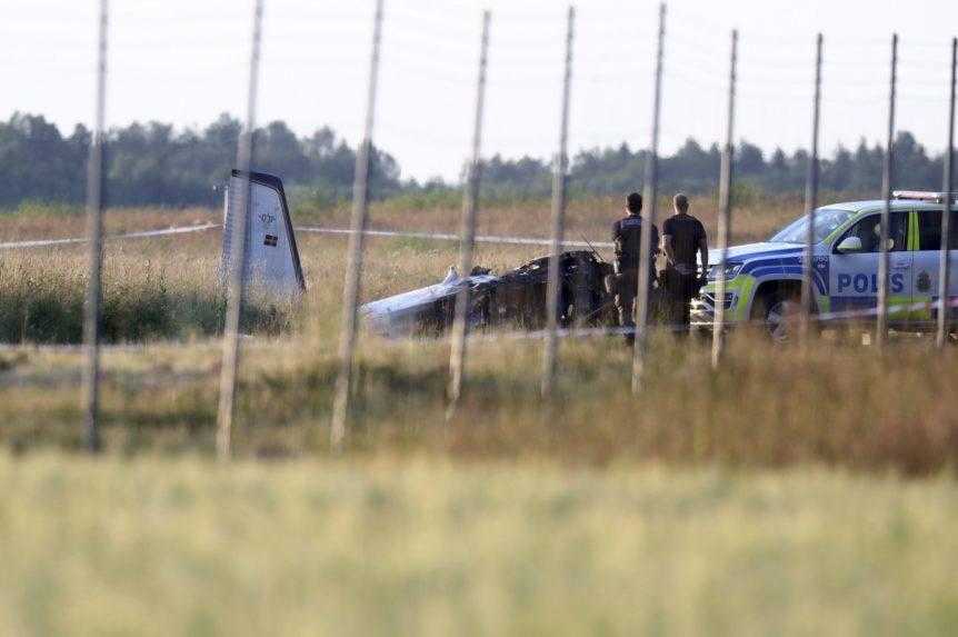 Pri páde malého lietadla vo Švédsku zahynulo všetkých deväť osôb na palube