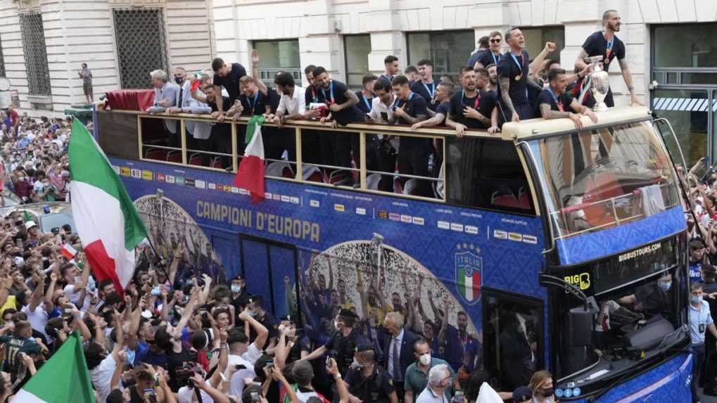 Taliansko zaznamenáva nárast prípadov koronavírusu, môžu za to aj futbaloví fanúšikovia