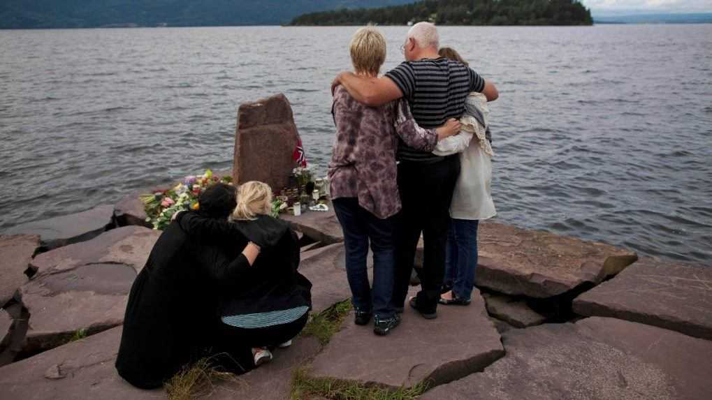 Pre odpor k prisťahovalcom zabil 77 ľudí. Uplynulo 10 rokov od útokov Nóra Breivika