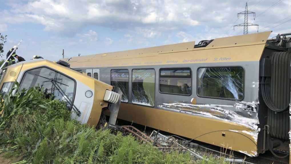 Pätnásť ľudí sa zranilo pri vykoľajení vlaku neďaleko Salzburgu