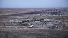 Letecká snímka na vojenskú základňu v Iraku.