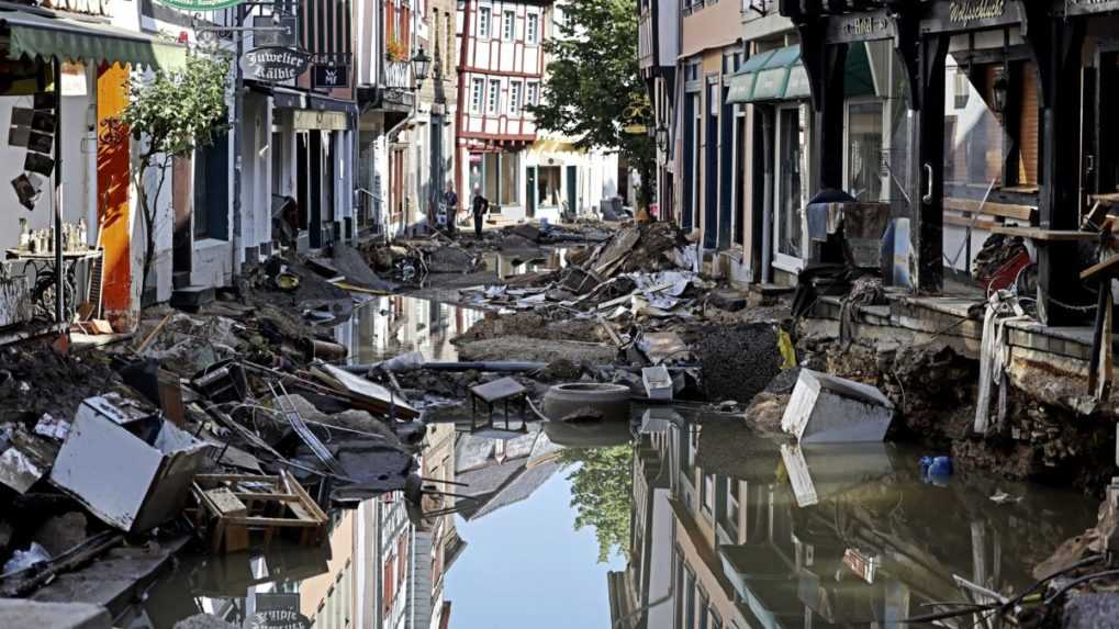 Situácia v Nemecku sa po záplavách upokojuje, naďalej vyslobodzujú ľudí
