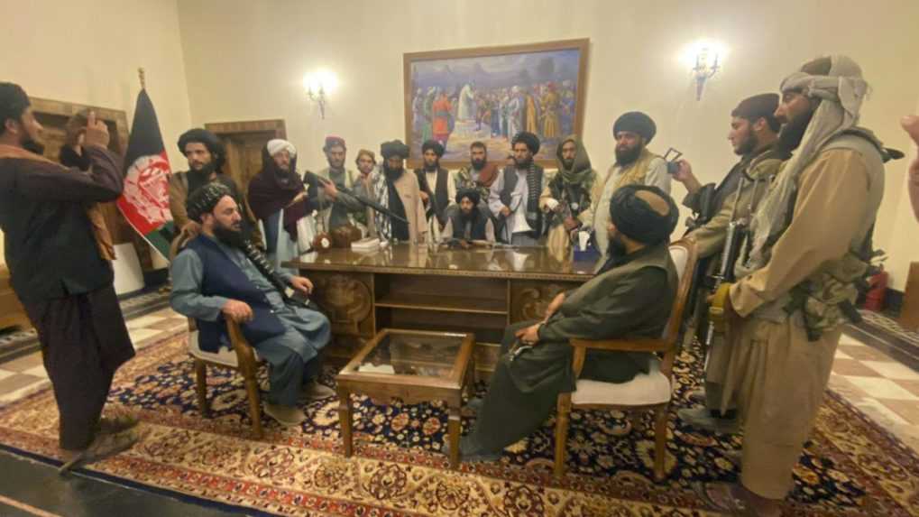 Lídri Talibanu by sa mali postupne predstaviť svetu