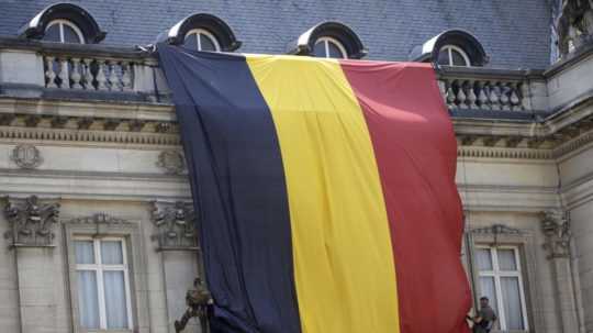 Štátna vlajka Belgicka počas štátneho sviatku