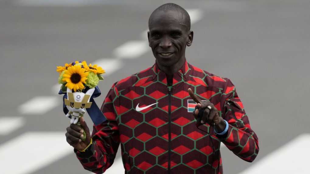 Keňan Kipchoge obhájil olympijské zlato v maratóne suverénnym spôsobom