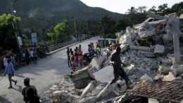 Zemetrasenie na Haiti si už vyžiadalo takmer 2 000 obetí