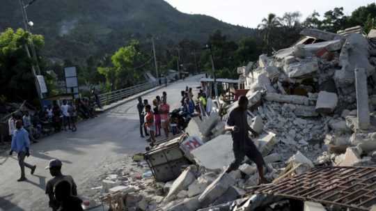 Zemetrasenie na Haiti si už vyžiadalo takmer 2 000 obetí