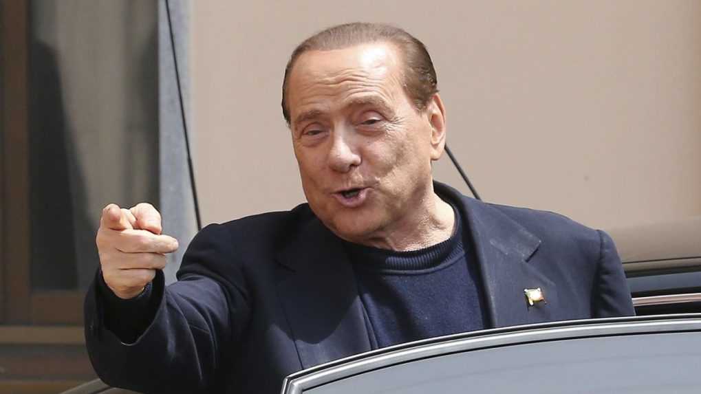 Berlusconi sa zastal Putina. Politickí rivali ho za to kritizujú