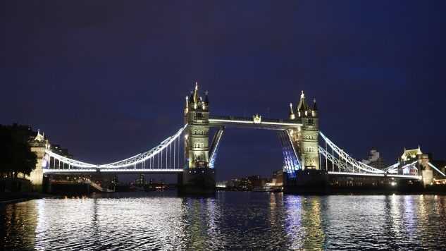 Tower Bridge v Londýne je opäť prejazdný