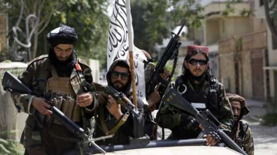 ozbrojení príslušníci hnutia Taliban v Kábule