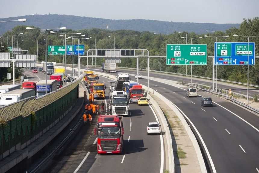 Na diaľnici v Bratislave bude možné jazdiť aj rýchlosťou 130 kilometrov za hodinu