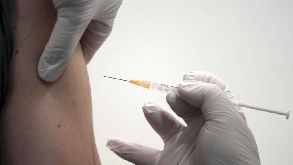 Nemecko zavedie povinné očkovanie vojakov proti covidu