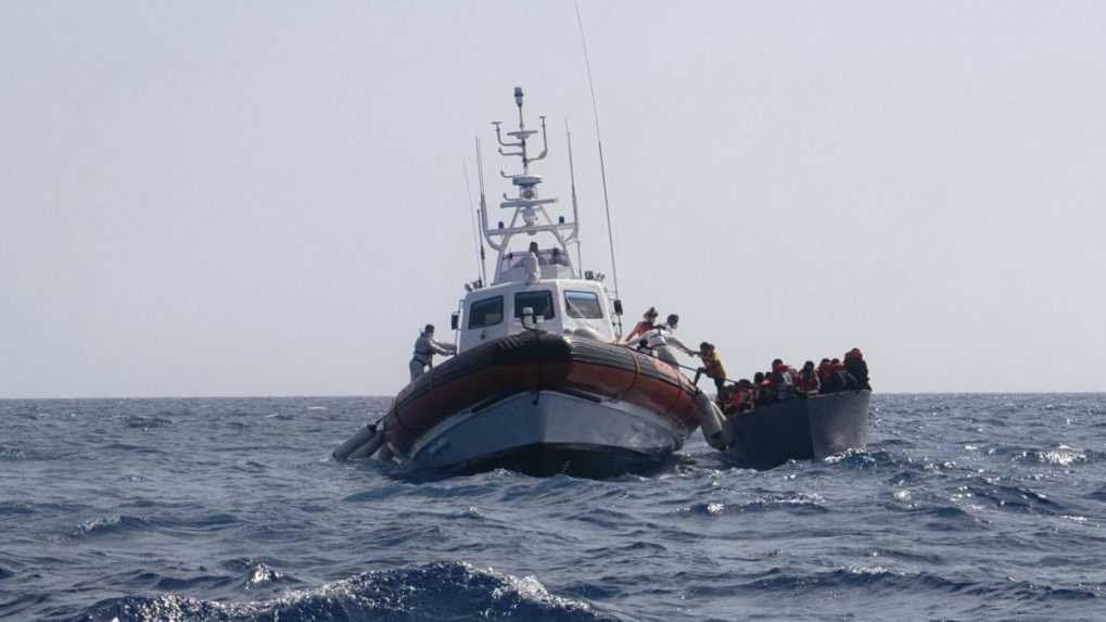 Na Sicílii zakotvila loď s viac ako 250 migrantmi