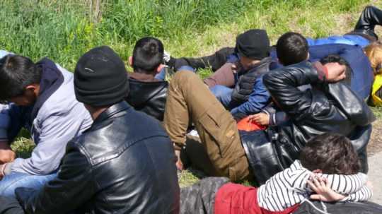 zadržaní migranti na hranici SR s Rakúskom
