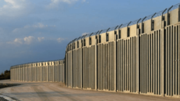 Časť plota na grécko-tureckej hranici.