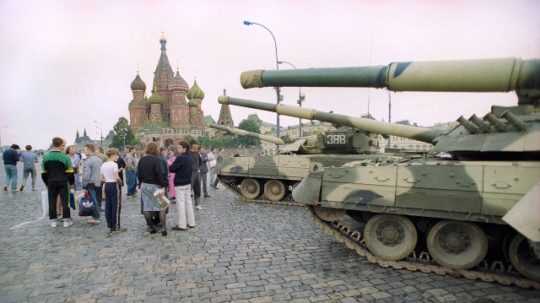 Tanky na Červenom námestí počas pokusu o prevrat v roku 1991.
