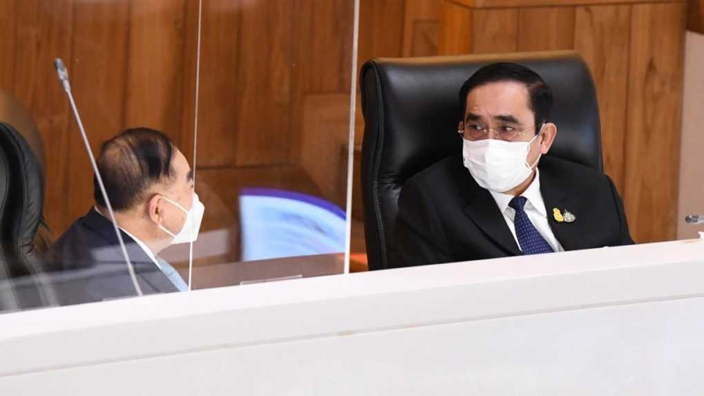 Thajský parlament podľa očakávaní vyslovil premiérovi dôveru