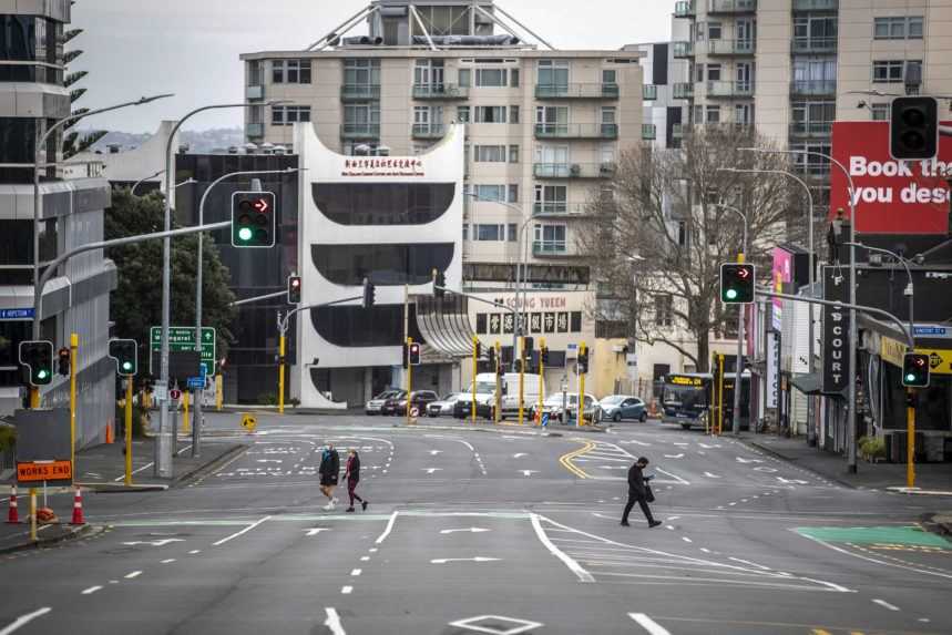 Útočník v novozélandskom Aucklande pobodal šesť ľudí, polícia ho zastrelila