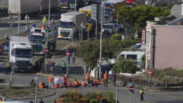 Britskí enviroaktivisti blokujú prístav v Doveri
