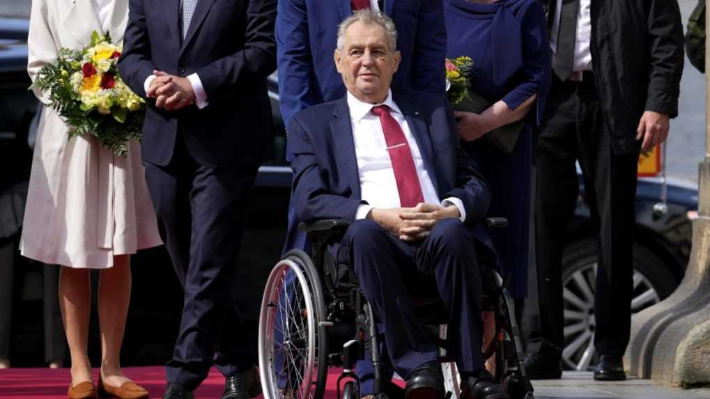 Českého prezidenta Zemana pre komplikácie súvisiace s jeho diagnózou hospitalizovali