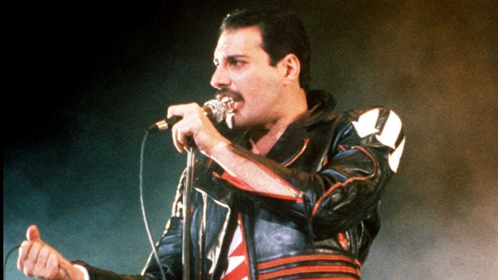 Extravagantný šoumen či milovník života Freddie Mercury by dnes oslávil 75 rokov