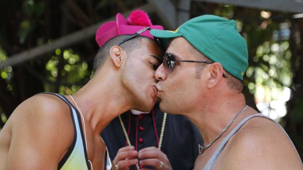 Sobáše a adopcie homosexuálnych párov na Kube sa stali skutočnosťou
