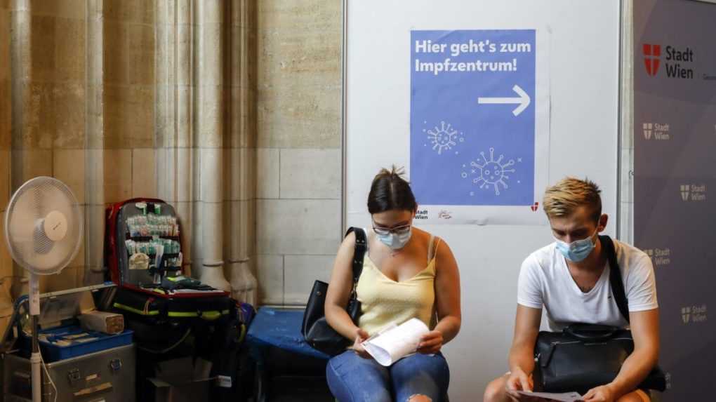 Rakúsky Burgenland chce spustiť očkovaciu lotériu. Odmenou elektromobil či miernejšie opatrenia