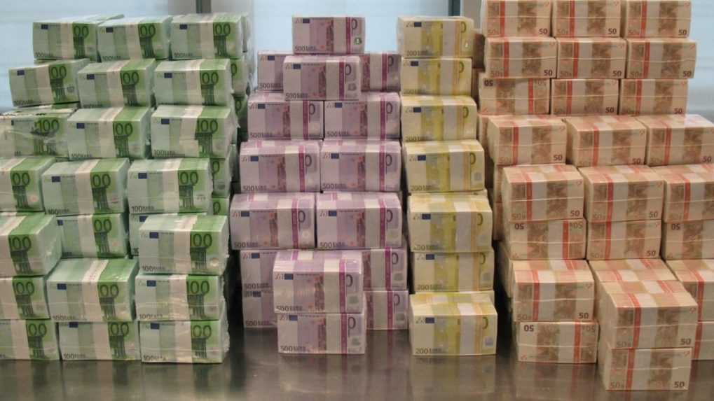 Zlodeji obrali seniorky o 30 000 eur
