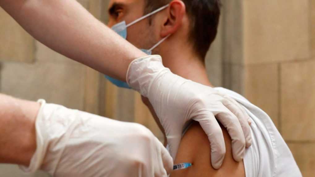 Štúdia odhalila, že účinnosť očkovania proti covidu po 7 mesiacoch u väčšiny ľudí neklesá
